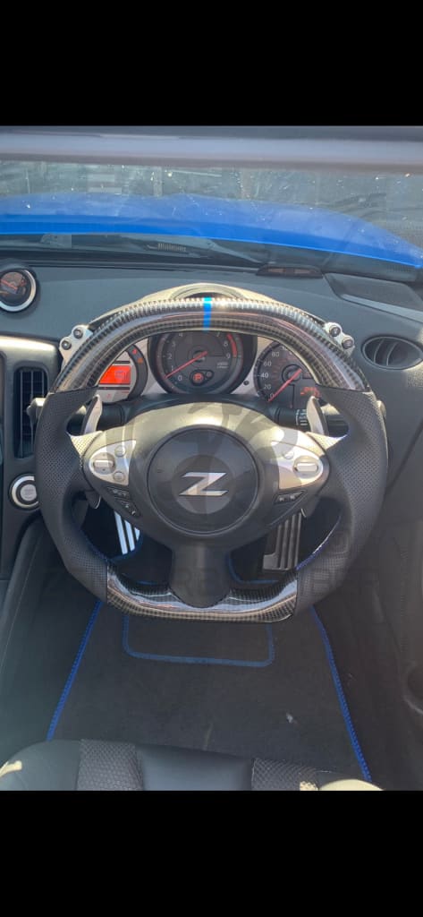 2009+ Nissan 370Z/Juke/09-14 Maxima Carbon Fiber Steering Wheel