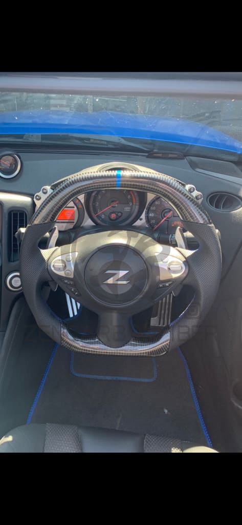 2009+ Nissan 370Z/Juke/09-14 Maxima Carbon Fiber Steering Wheel