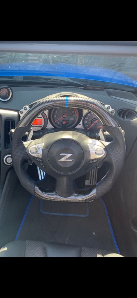 2009+ Nissan 370Z/Juke/09-14 Maxima Carbon Fiber Steering Wheel