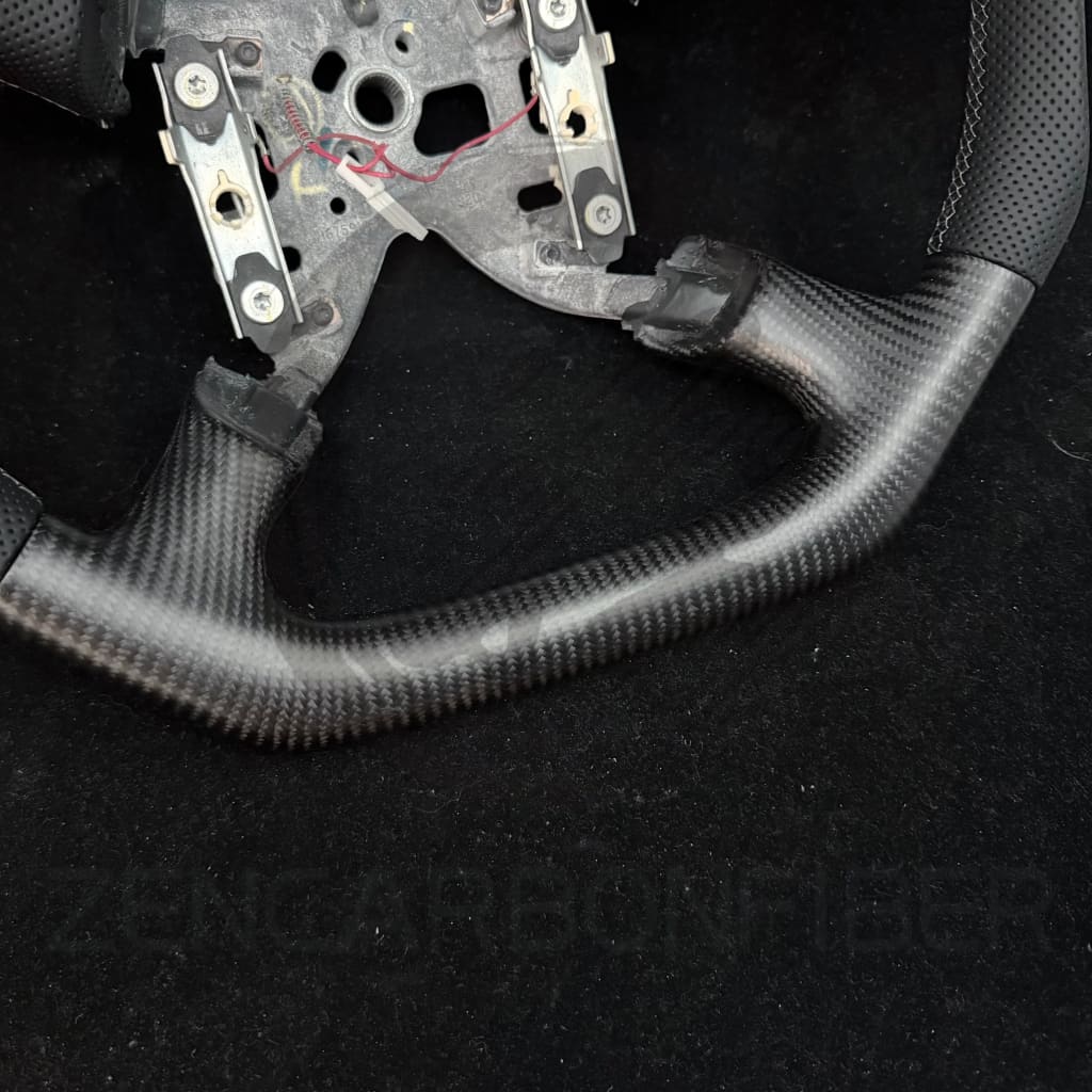 IN STOCK - 1998-2002 Chevrolet Silverado/Blazer/S10/Tahoe/Suburban GMC Sierra/Yukon Carbon Fiber Steering Wheel